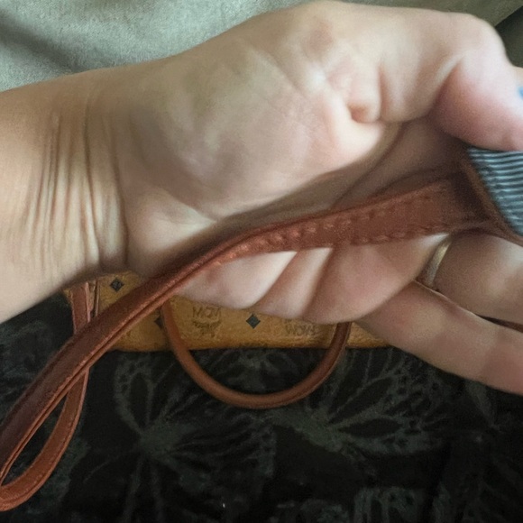 Mcm crossbody and wallet combo in pristine condition no callouts!!!!! - Picture 14 of 16